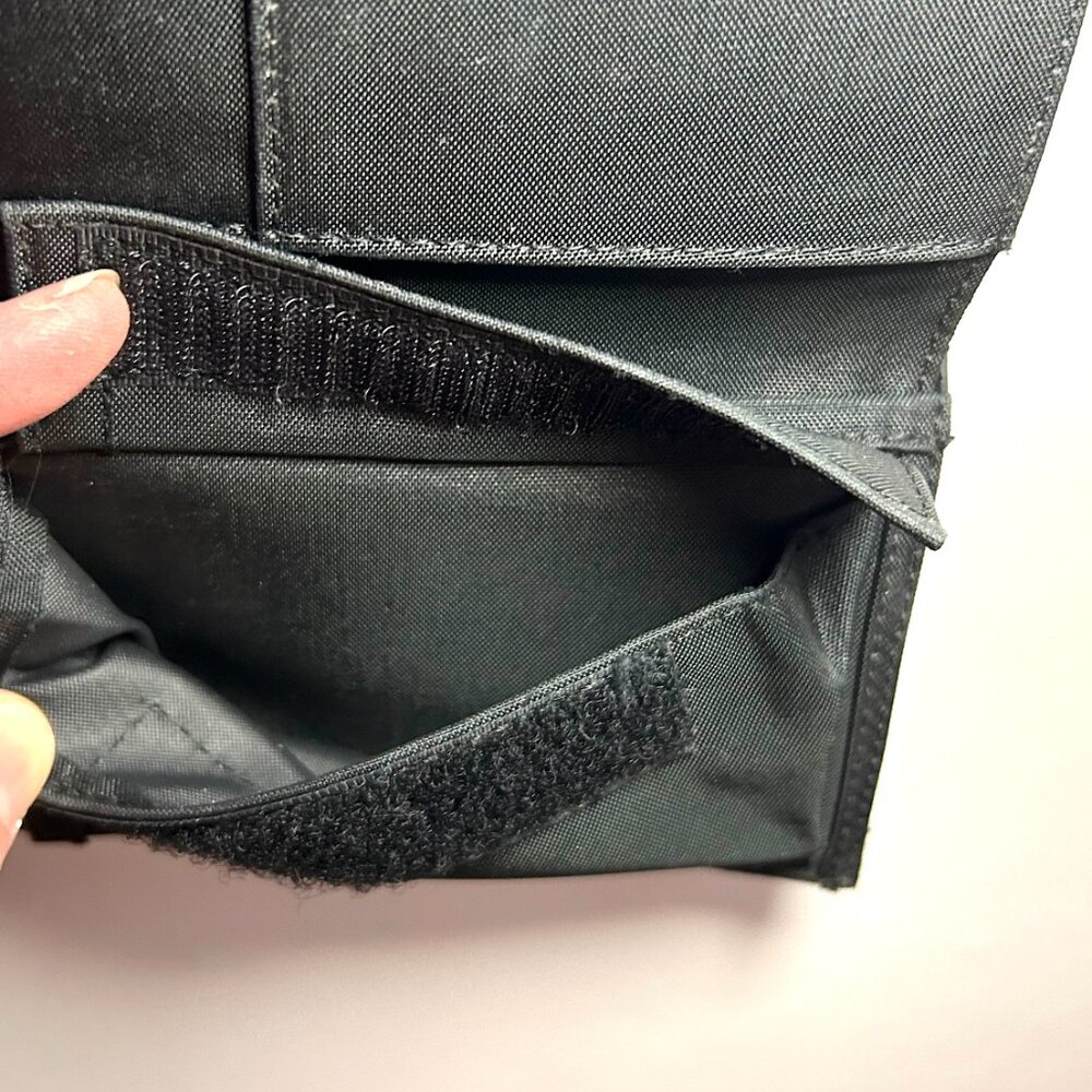 VINTAGE MANDARINA DUCK RUBBER TRIFOLD WALLET W/ VELCRO CLOSURE - Picture 5 of 8
